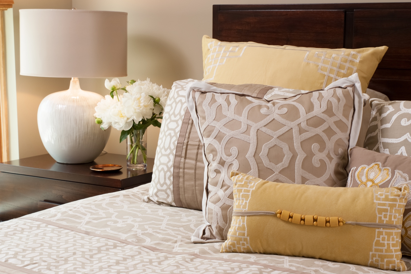 lamps, florals, pillows and bedding